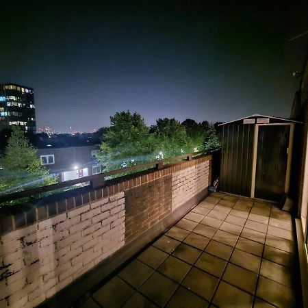 Stunning 1-Bed Apartment In London Eksteriør billede