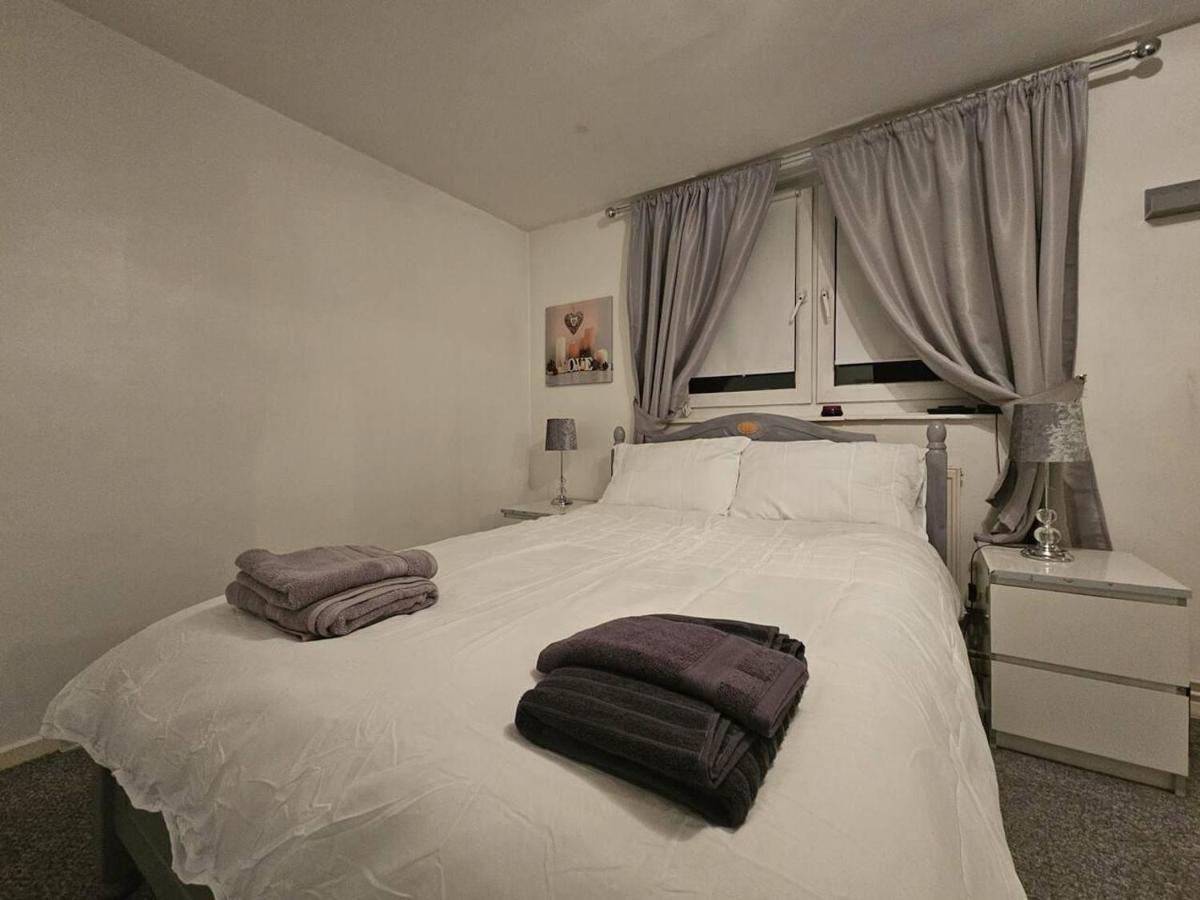 Stunning 1-Bed Apartment In London Eksteriør billede