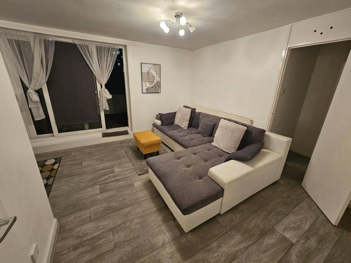 Stunning 1-Bed Apartment In London Eksteriør billede